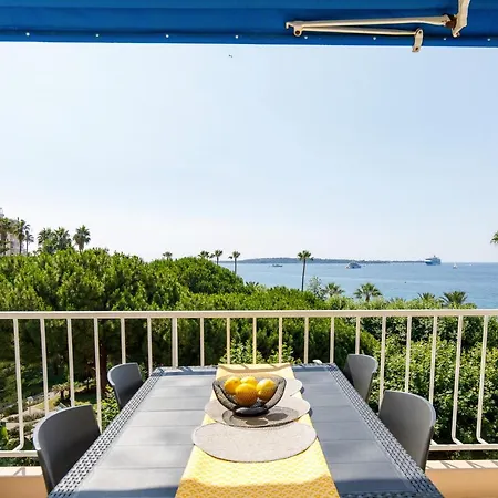 Vue Exceptionnelle Sur Du Midi En 1re Ligne- 2 * Cannes